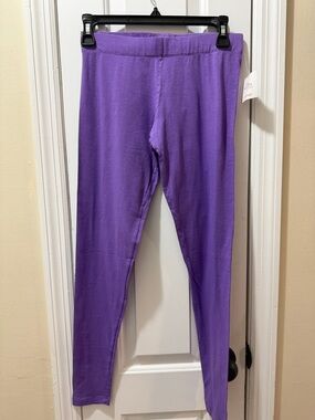NWT Sexy Basics 24/7 Anywhere Capri Leggings in Lavender